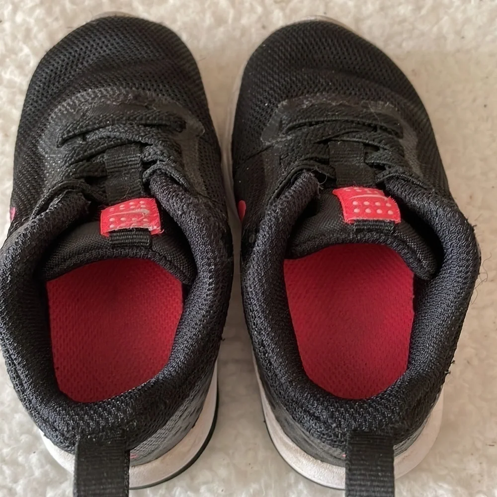 NIKE Air Sneakers Size 6C